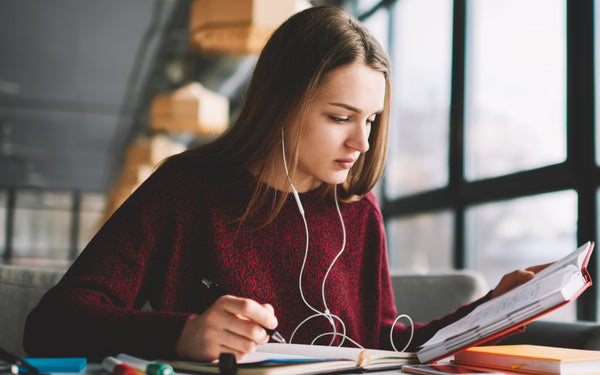 Studying Girl - Good Study Habits - Better Academic Performance - Lion’s Mane Mushroom - Brain Cognition - Mental Clarity - Focus Support - Brain Support - Troomy Nootropics in Whittier, CA Troomy Nootropics in Whittier, CA