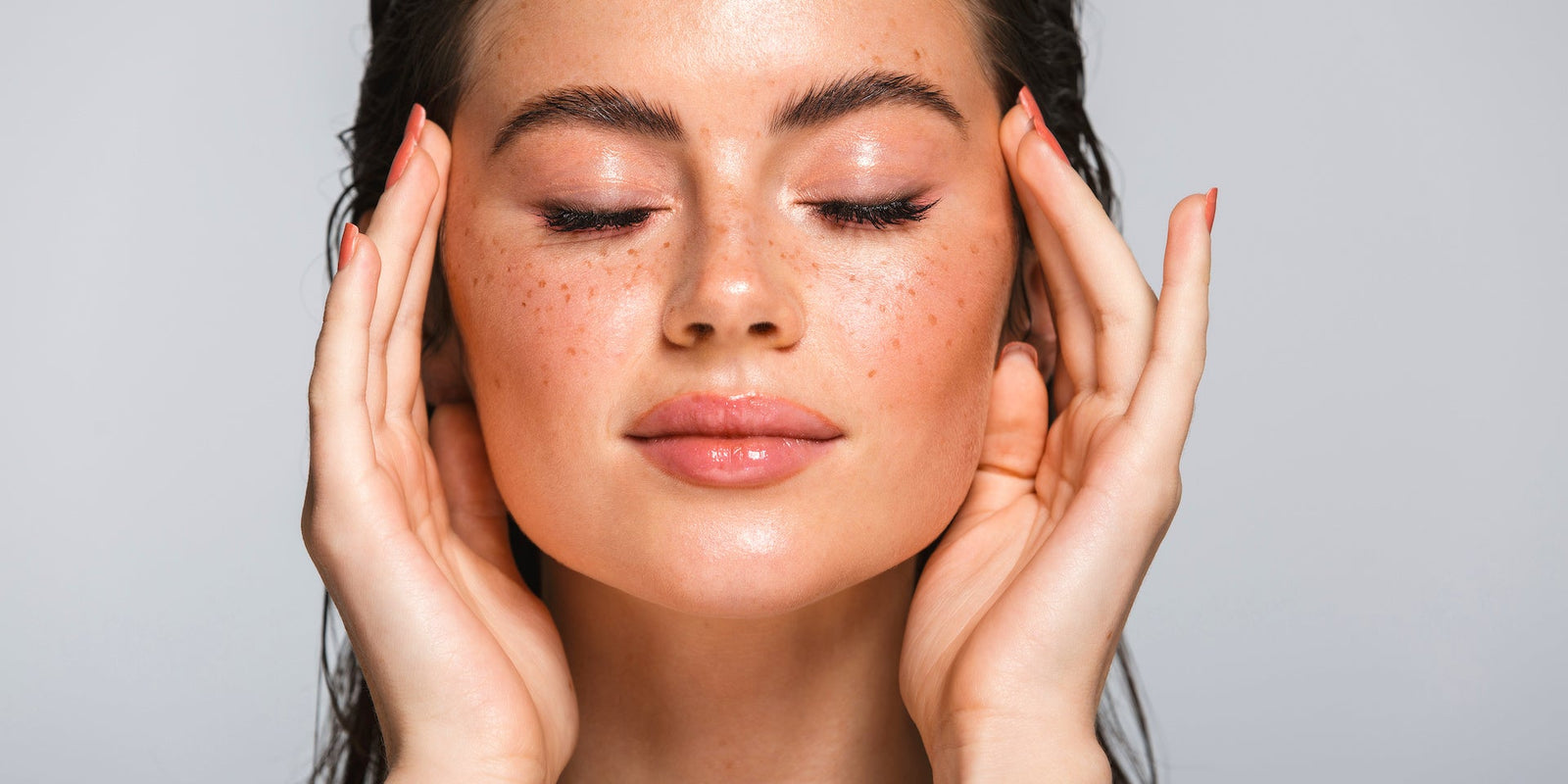 White Peach Pomegranate Skincare Close-Up - Glow Support Supplement - Troomy Nootropics in Whittier, CA